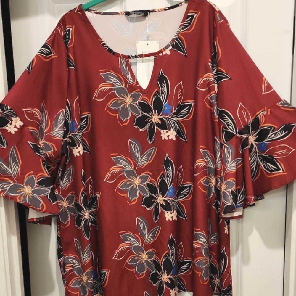 NEW rust floral blouse with flowing sleeves 2x